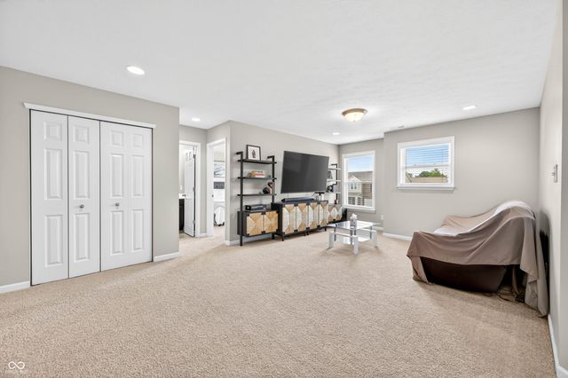 2089 Deer Valley Court, Columbus, IN 47201