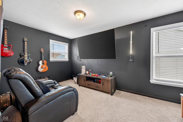 2089 Deer Valley Court, Columbus, IN 47201