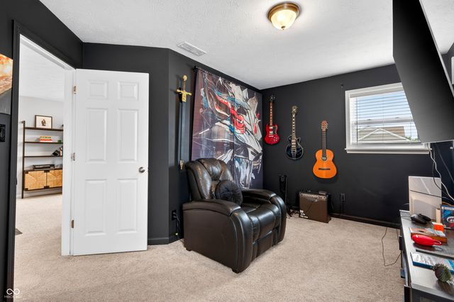 2089 Deer Valley Court, Columbus, IN 47201