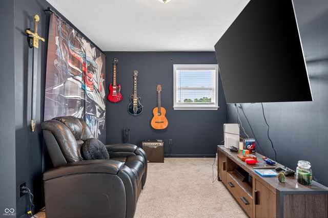 2089 Deer Valley Court, Columbus, IN 47201