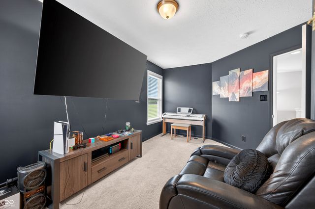 2089 Deer Valley Court, Columbus, IN 47201