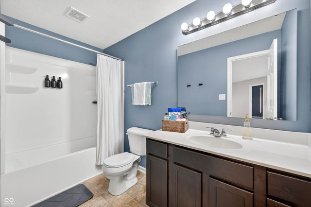 2089 Deer Valley Court, Columbus, IN 47201