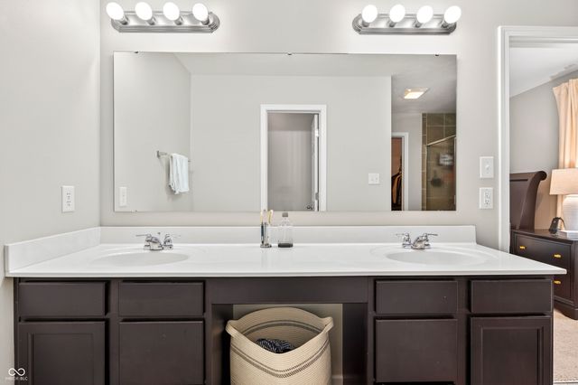 2089 Deer Valley Court, Columbus, IN 47201