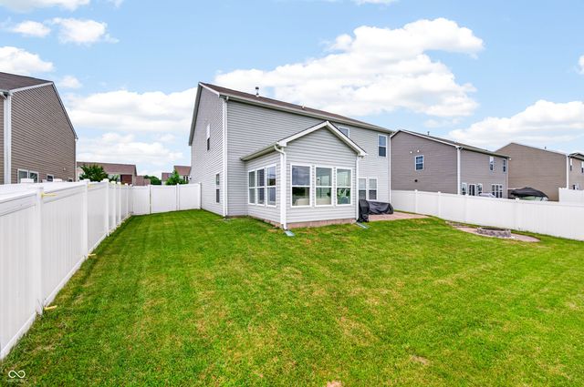2089 Deer Valley Court, Columbus, IN 47201