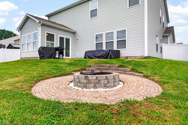 2089 Deer Valley Court, Columbus, IN 47201