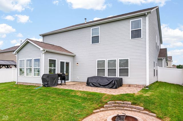 2089 Deer Valley Court, Columbus, IN 47201