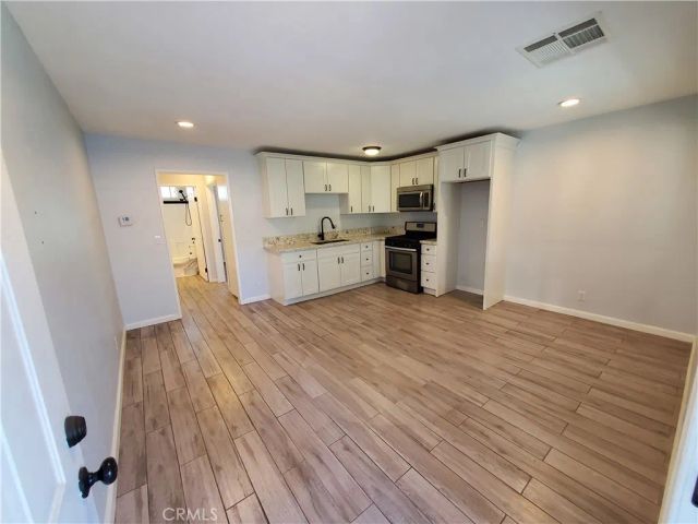 10037 Samoa Avenue 16, Tujunga, CA 91042
