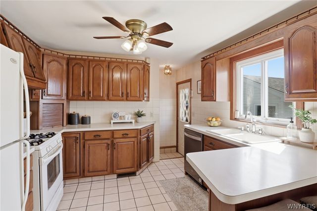 4243 E Frontier Drive, Hamburg, NY 14219