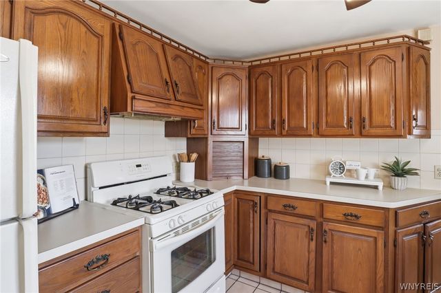 4243 E Frontier Drive, Hamburg, NY 14219