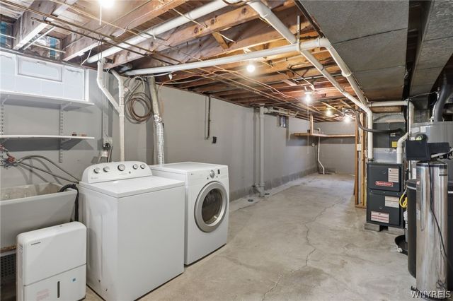 4243 E Frontier Drive, Hamburg, NY 14219