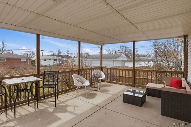 4243 E Frontier Drive, Hamburg, NY 14219