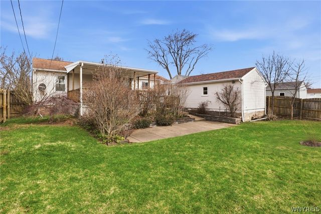 4243 E Frontier Drive, Hamburg, NY 14219