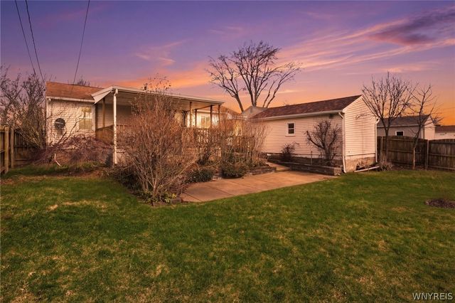 4243 E Frontier Drive, Hamburg, NY 14219