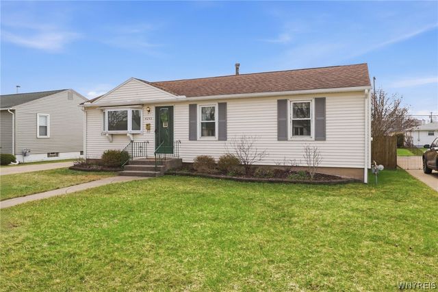 4243 E Frontier Drive, Hamburg, NY 14219