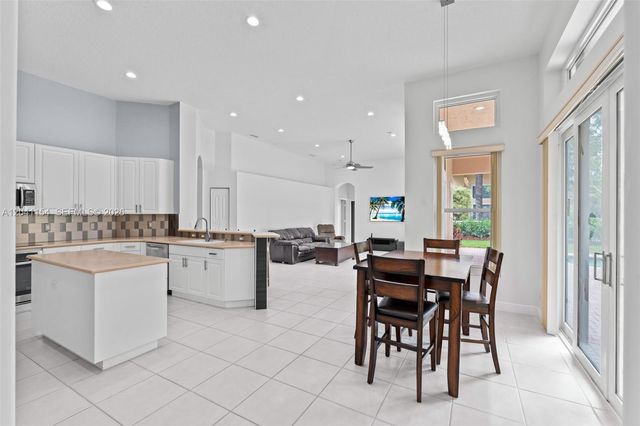 5019 NW 113 Avenue, Coral Springs, FL 33076
