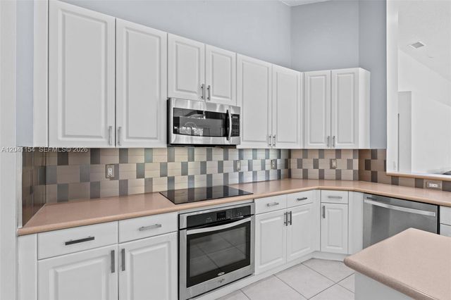 5019 NW 113 Avenue, Coral Springs, FL 33076