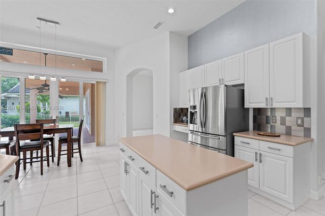 5019 NW 113 Avenue, Coral Springs, FL 33076