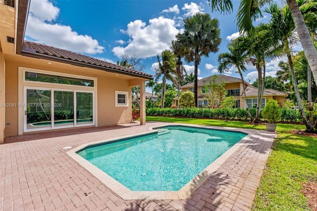 5019 NW 113 Avenue, Coral Springs, FL 33076