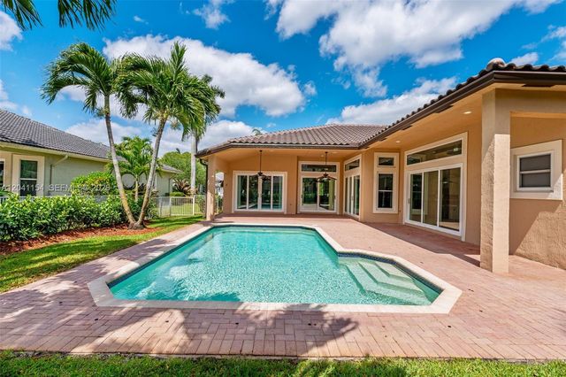 5019 NW 113 Avenue, Coral Springs, FL 33076