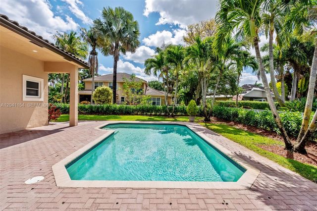 5019 NW 113 Avenue, Coral Springs, FL 33076
