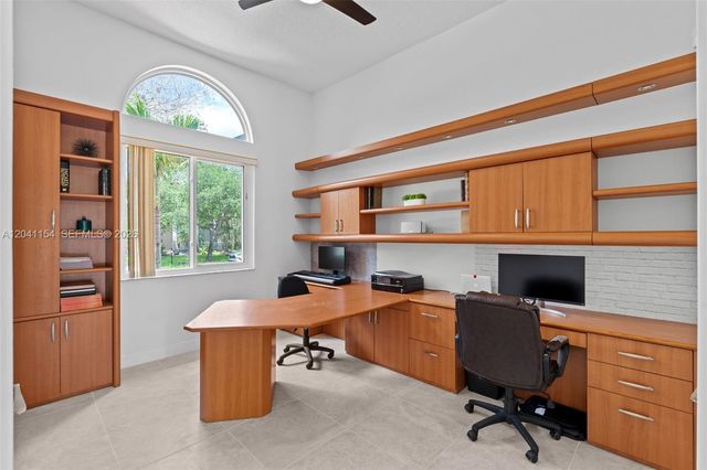 5019 NW 113 Avenue, Coral Springs, FL 33076