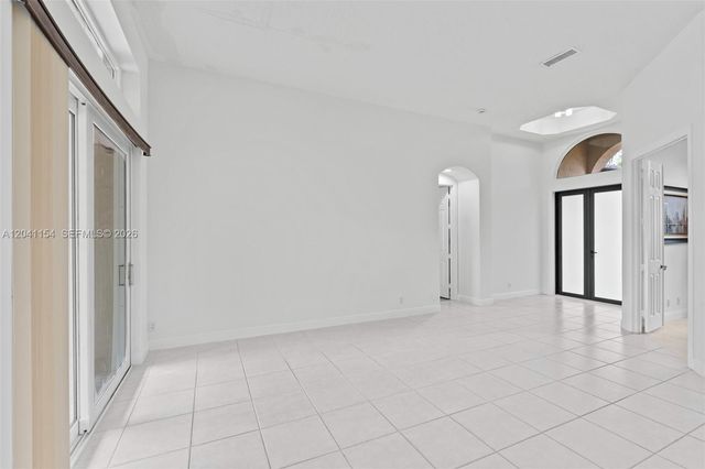 5019 NW 113 Avenue, Coral Springs, FL 33076