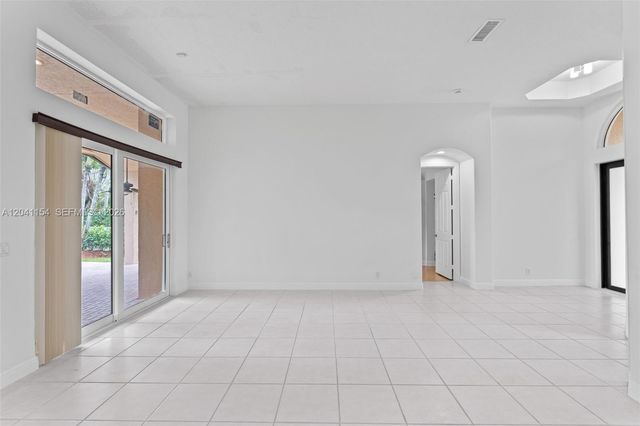 5019 NW 113 Avenue, Coral Springs, FL 33076