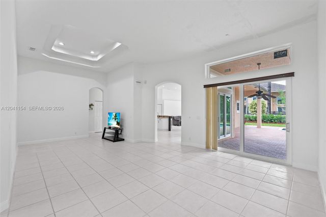 5019 NW 113 Avenue, Coral Springs, FL 33076
