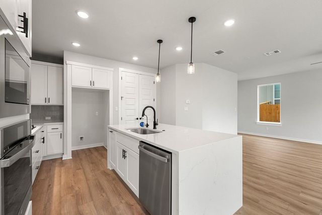 218 Grayson Elm Pass, Dripping Springs, TX 78620