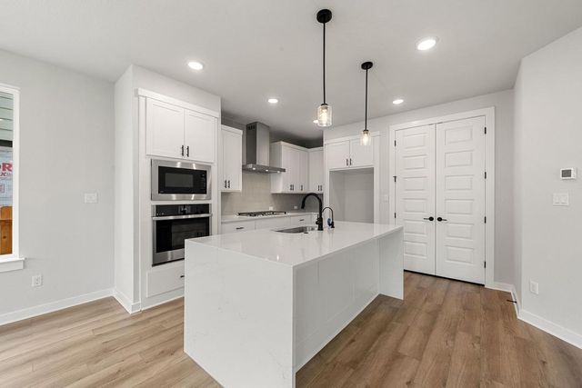 218 Grayson Elm Pass, Dripping Springs, TX 78620