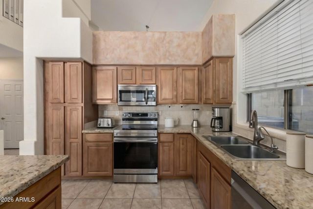 10438 E KNOWLES Avenue, Mesa, AZ 85209