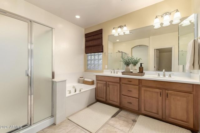 10438 E KNOWLES Avenue, Mesa, AZ 85209