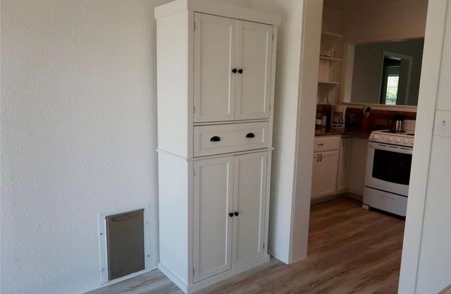 2717 Avenue D, Dickinson, TX 77539