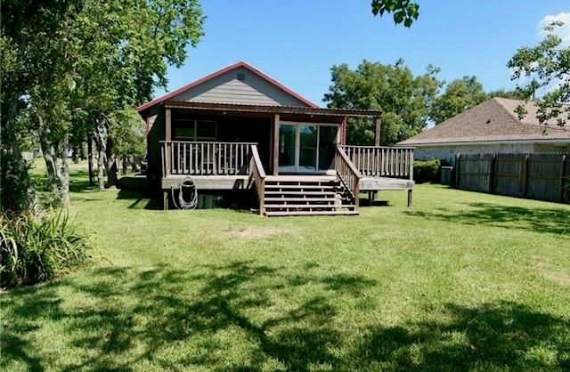 2717 Avenue D, Dickinson, TX 77539