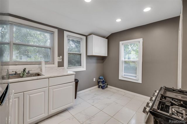 19210 Cameron Street, Detroit, MI 48203