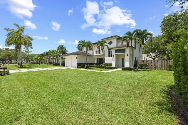 14831 SW 93rd Ct, Miami, FL 33176