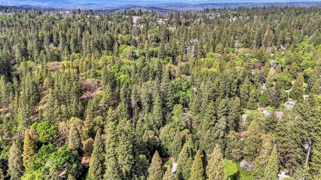 11312 Alpine Ln, Grass Valley, CA 95945