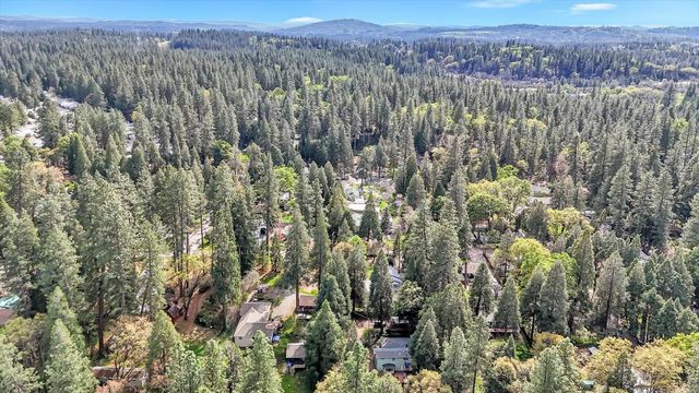 11312 Alpine Ln, Grass Valley, CA 95945