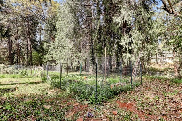 11312 Alpine Ln, Grass Valley, CA 95945