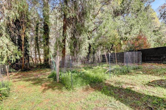 11312 Alpine Ln, Grass Valley, CA 95945