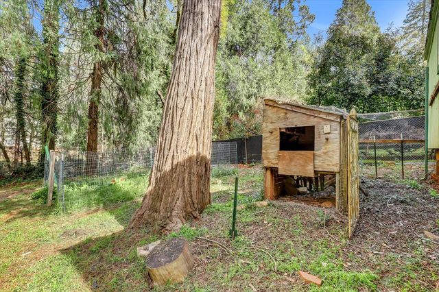 11312 Alpine Ln, Grass Valley, CA 95945