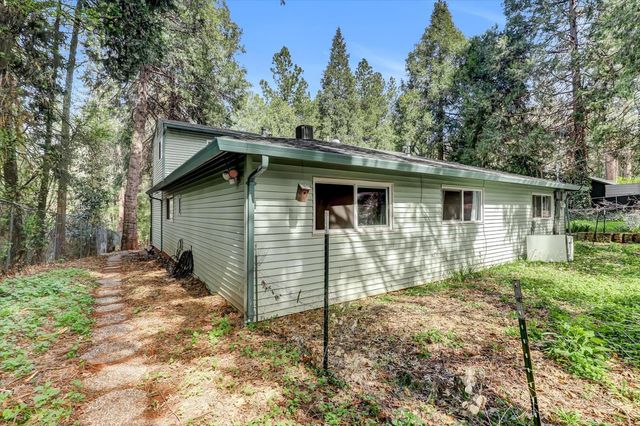 11312 Alpine Ln, Grass Valley, CA 95945