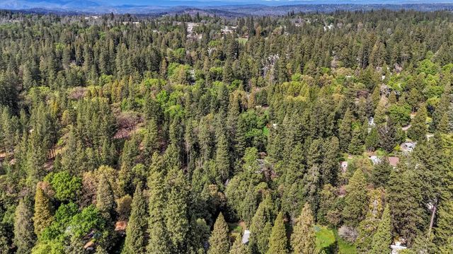 11312 Alpine Ln, Grass Valley, CA 95945