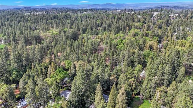 11312 Alpine Ln, Grass Valley, CA 95945