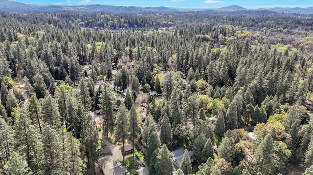 11312 Alpine Ln, Grass Valley, CA 95945