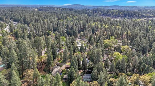 11312 Alpine Ln, Grass Valley, CA 95945