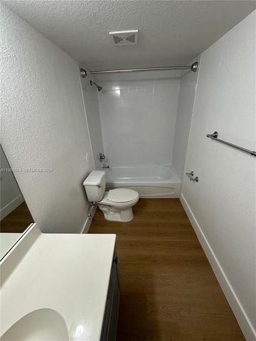 5122 NW 79th Ave 103, Doral, FL 33166