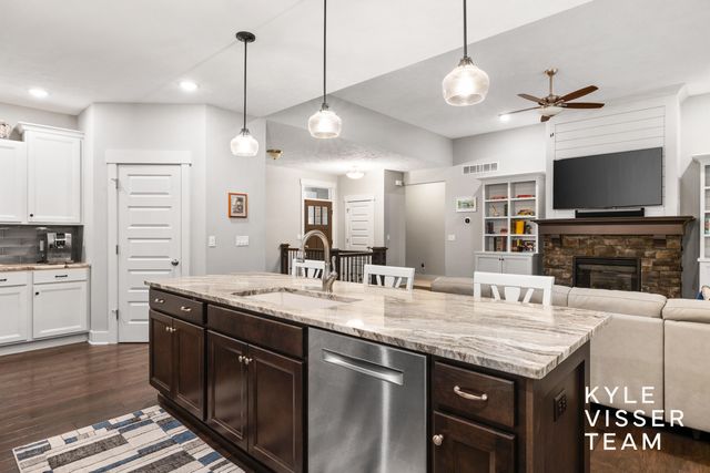 6283 Boulder Ridge Drive Ne, Plainfield Twp, MI 49306
