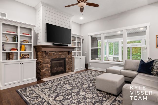 6283 Boulder Ridge Drive Ne, Plainfield Twp, MI 49306