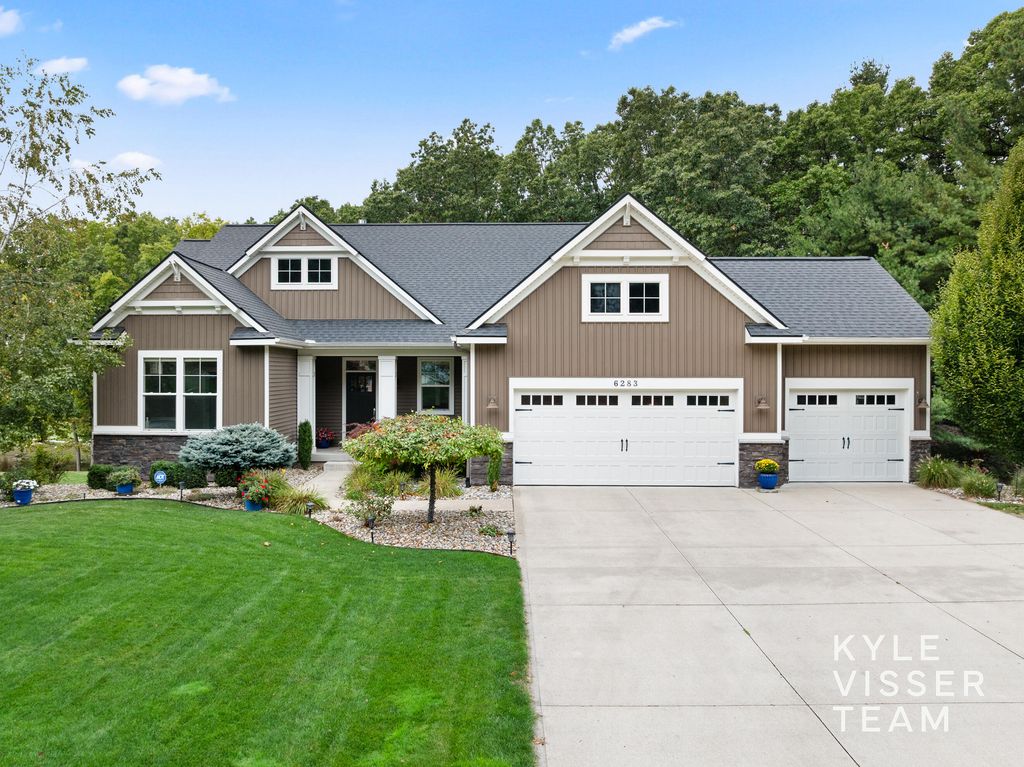 6283 Boulder Ridge Drive Ne, Plainfield Twp, MI 49306